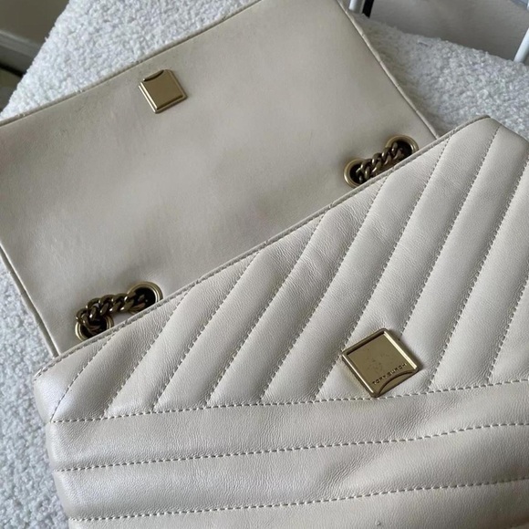 Tory Burch Cream Quilted Shoulder Bag - Picture 4 of 6